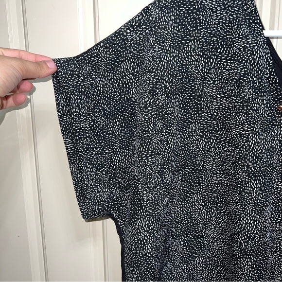 A New Day Black and White Dotted Cap Short Sleeve Blouse Size XX Large - Picture 4 of 7